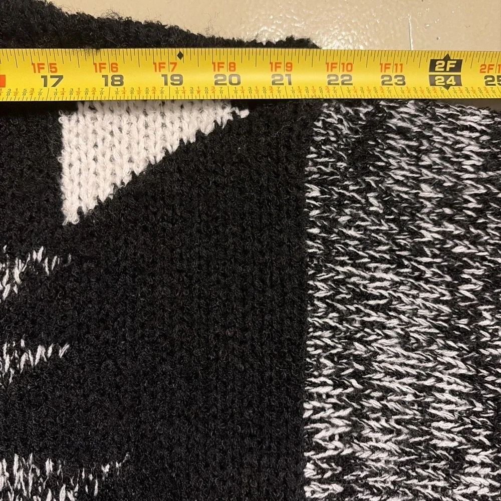 VTG Cheval Abstract Geometric‎ Black White Moody Indie Artsy Cozy Knit Sweater L